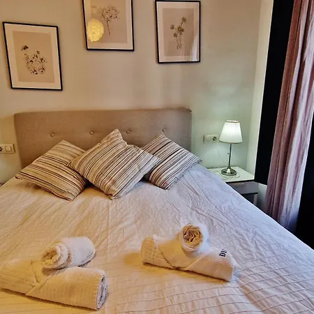 Velez Nazari Apartment *